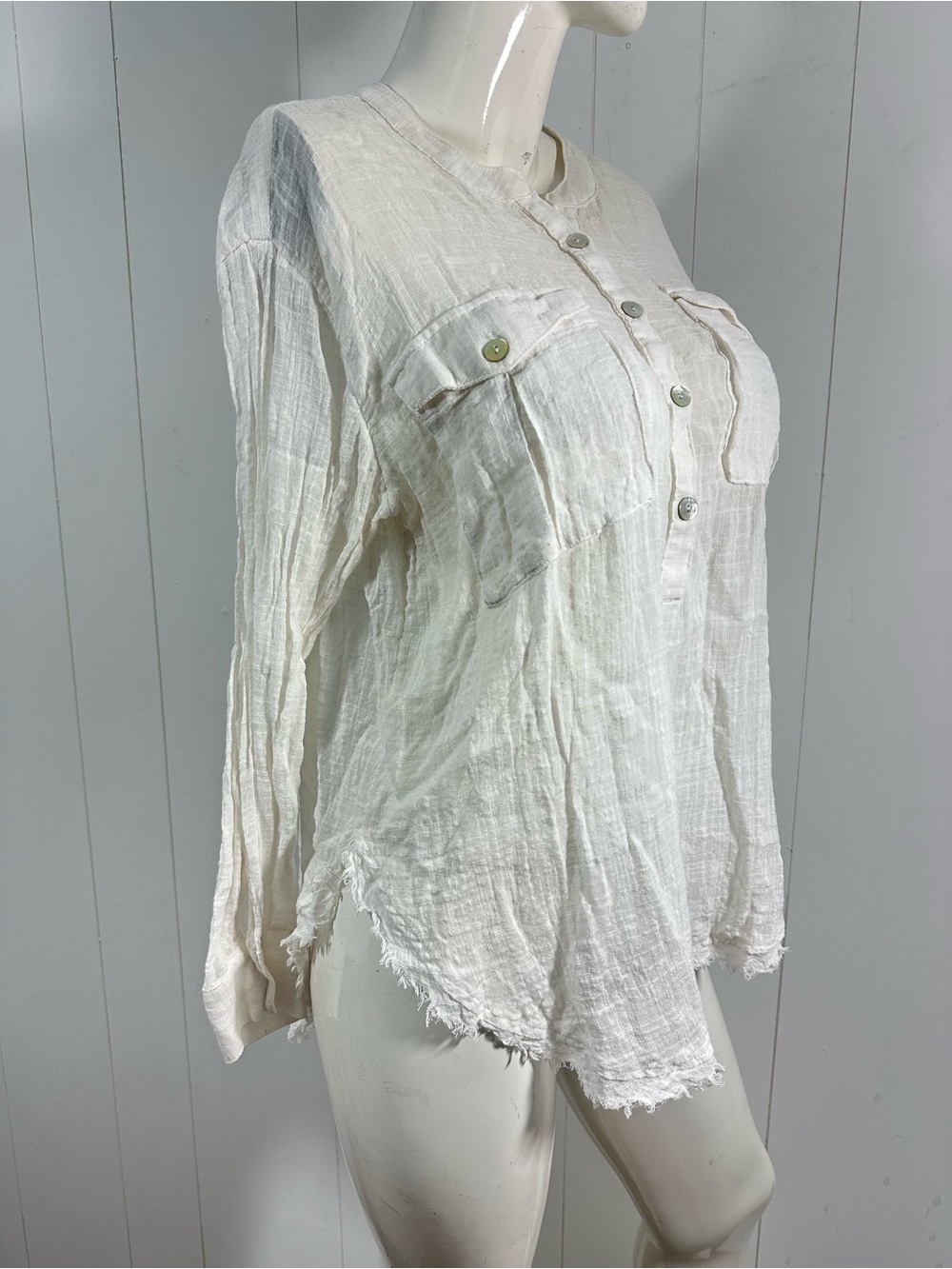 Free People Size Medium M Talk To Me Half Button Up Fray Hem Top White - Picture 3 of 12